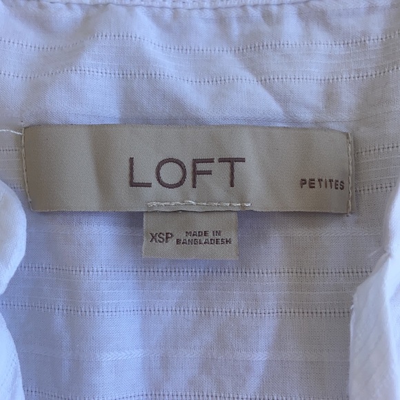 Like New LOFT Top - Picture 3 of 6